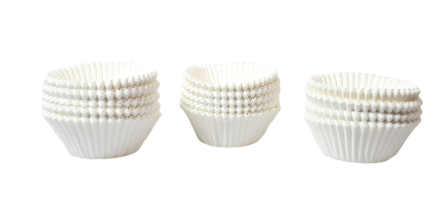 Small White Muffin / Cupcake Cases Pack of 400 VPETIT400 / PK400 A (Parcel Rate)